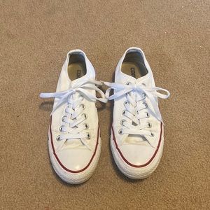 Converse Tennis Shoes - Size 7